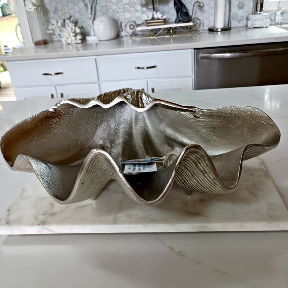 NEW! COASTAL COTTAGE CAST METAL OYSTER SHELL BOWL - Picture 5 of 5